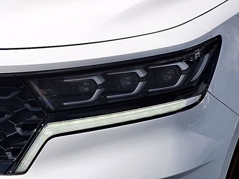Certified 2023 Kia Sorento SX AWD/4WD image 9