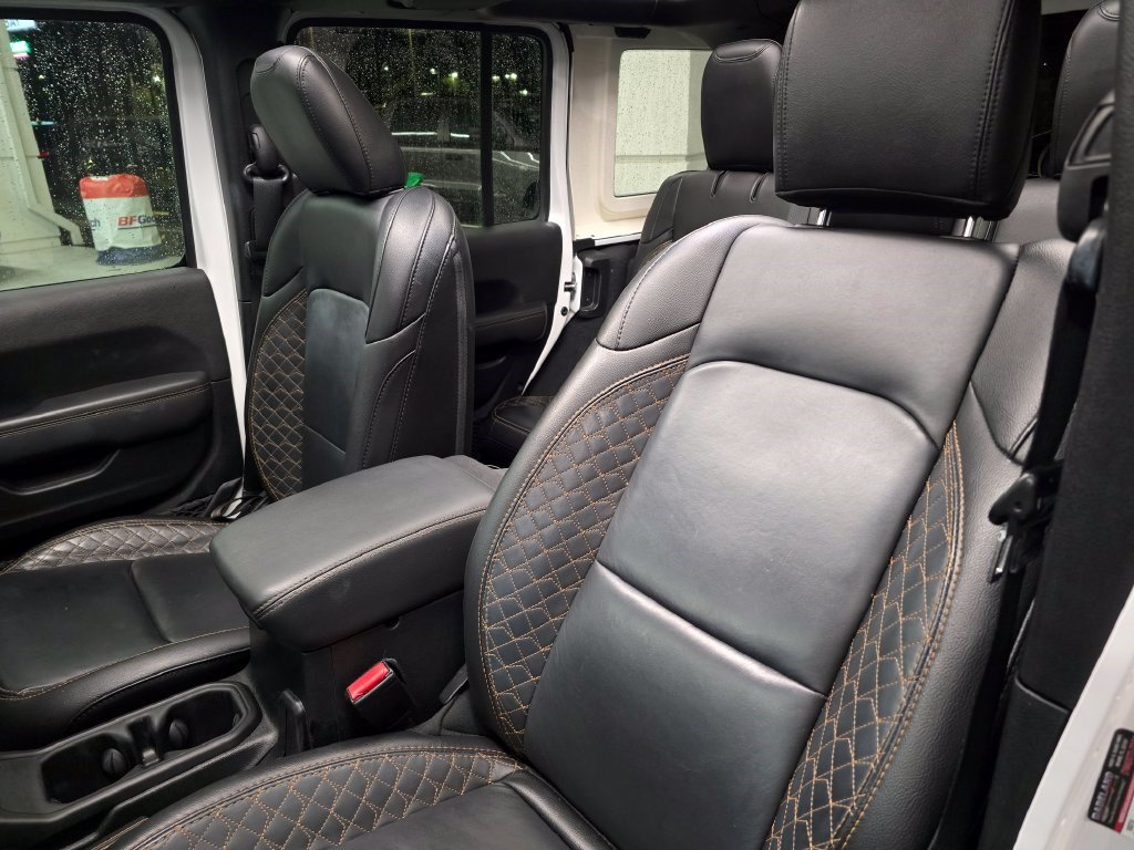 Used 2021 Jeep Wrangler Unlimited Sahara AWD/4WD image 19