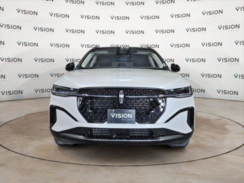 New 2026 Lincoln Nautilus Reserve image 8