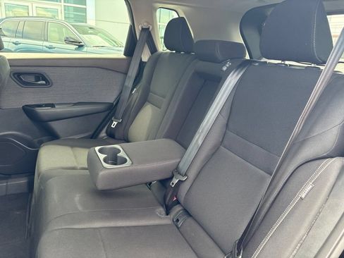 Used 2023 Nissan Rogue S AWD/4WD image 10