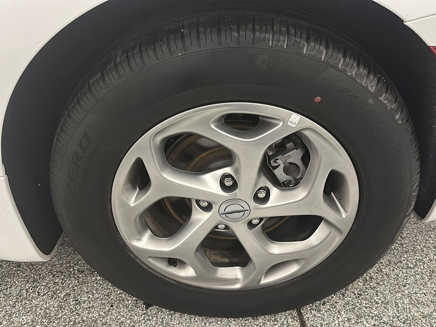 Certified 2023 Chrysler Pacifica Limited FWD image 11