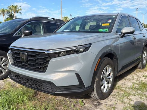 Used 2025 Honda CR-V LX image 3