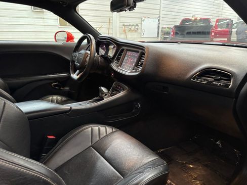 Used 2016 Dodge Challenger SRT Hellcat image 25