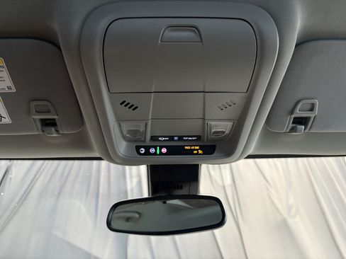 Used 2024 GMC Terrain SLE AWD/4WD image 18