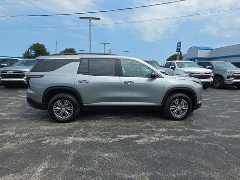 New 2026 Chevrolet Traverse LT w/ Driver Confidence Package FWD image 9