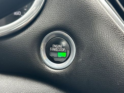 Used 2018 Chevrolet Malibu Premier w/ Driver Confidence Package image 22