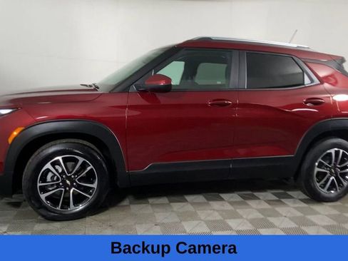 Used 2025 Chevrolet TrailBlazer LT w/ Convenience Package image 8