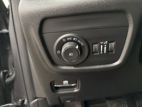 New 2025 Jeep Grand Cherokee L Limited w/ Trailer Tow Package image 12