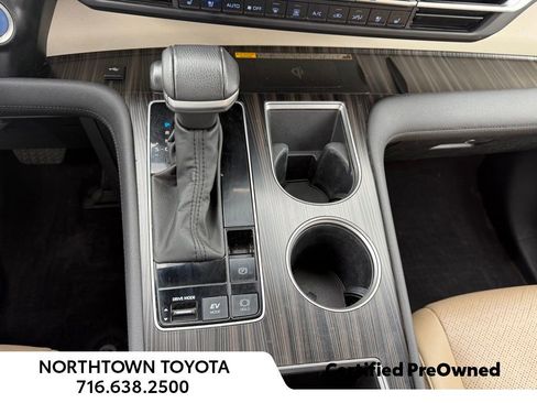 Used 2024 Toyota Sienna Limited AWD/4WD image 17