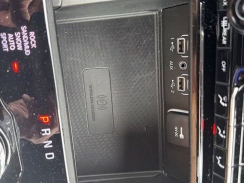 Used 2024 Jeep Grand Cherokee L Summit w/ Luxury Tech Group V image 23