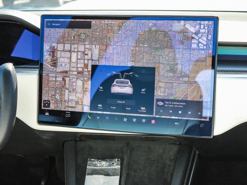 Used 2022 Tesla Model X Plaid image 13