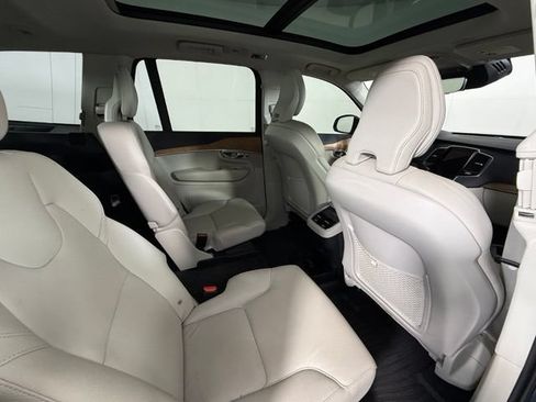 Used 2022 Volvo XC90 T6 Momentum w/ Advanced Package AWD/4WD image 30