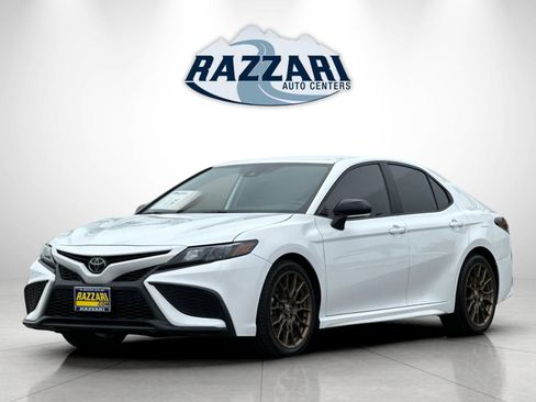 Used 2023 Toyota Camry SE image 7