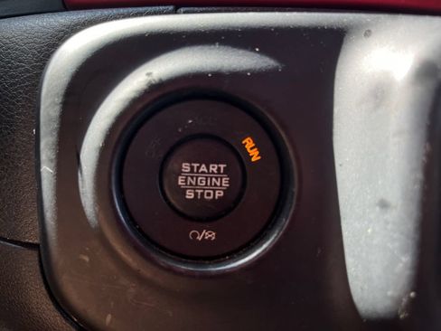 Used 2019 Jeep Wrangler Unlimited Rubicon w/ LED Lighting Group AWD/4WD image 19