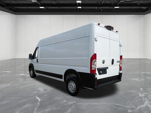 Used 2026 RAM ProMaster 2500 w/ Convenience Group FWD image 3