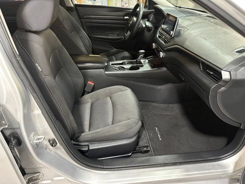Used 2020 Nissan Altima 2.5 S FWD image 12