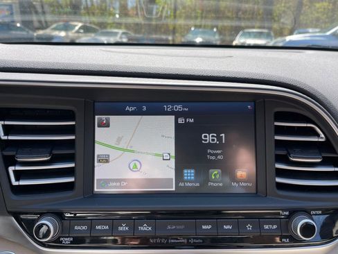 Used 2020 Hyundai Elantra Limited w/ Ultimate Package 03 image 24