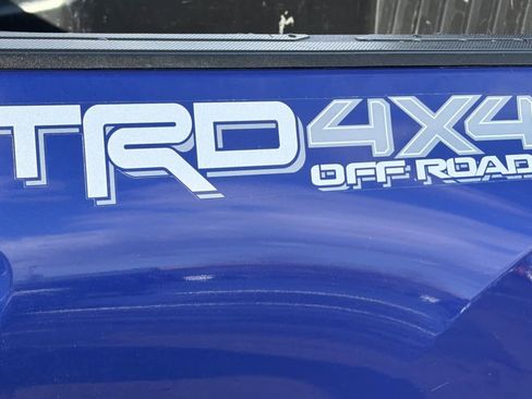 Used 2022 Toyota Tacoma TRD Off-Road image 12
