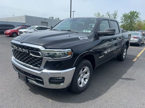 Used 2025 RAM 1500 Big Horn AWD/4WD image 3