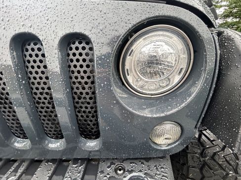 Used 2017 Jeep Wrangler Unlimited Rubicon AWD/4WD image 26