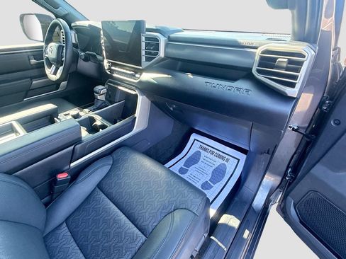 Used 2025 Toyota Tundra SR5 w/ SR5 Premium Package AWD/4WD image 33