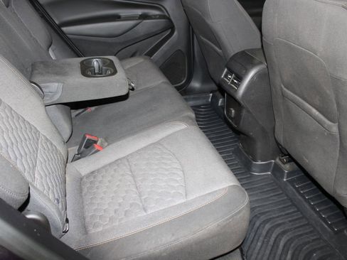 Used 2018 Chevrolet Equinox LT image 24