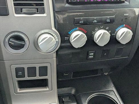 Used 2011 Toyota Tundra image 16