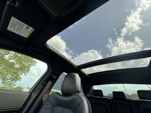 Used 2020 Lincoln Continental Reserve w/ Luxury Package FWD image 22