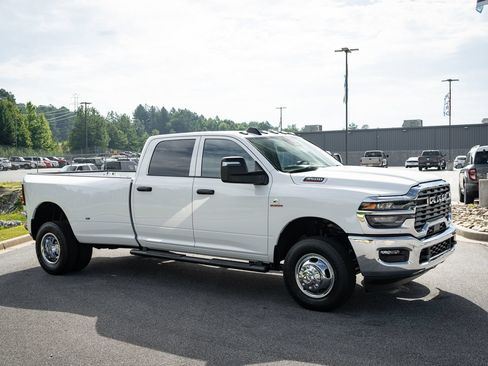 New 2026 RAM 3500 Tradesman AWD/4WD image 12