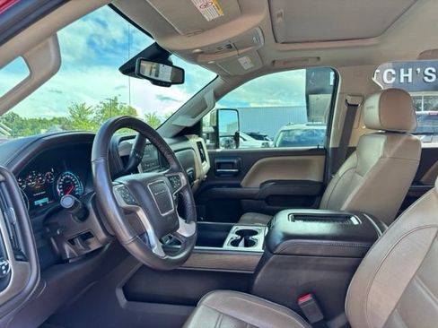 Used 2018 GMC Sierra 2500 Denali w/ Duramax Plus Package AWD/4WD image 11