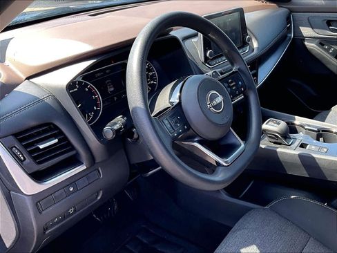 Certified 2023 Nissan Rogue SV image 8