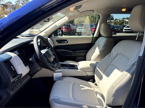 New 2026 Nissan Pathfinder SL image 21