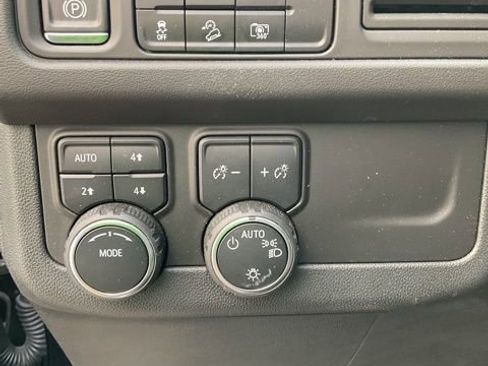 Used 2023 Chevrolet Tahoe Z71 w/ Luxury Package image 32