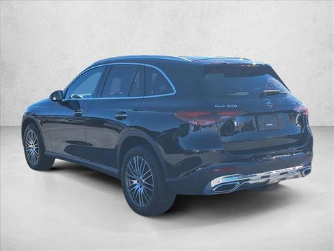 Used 2024 Mercedes-Benz GLC 300 4MATIC image 7