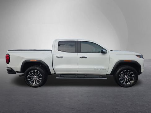 Used 2024 GMC Canyon Denali AWD/4WD image 2