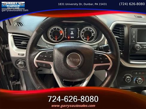 Used 2016 Jeep Cherokee Sport image 19