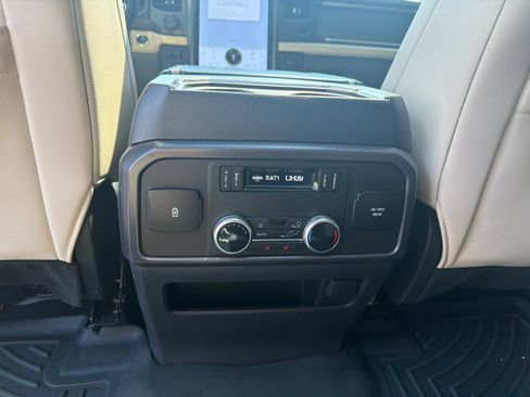 Used 2024 Ford Expedition Platinum AWD/4WD image 5