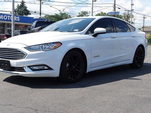 Used 2018 Ford Fusion SE w/ Equipment Group 601A FWD image 1