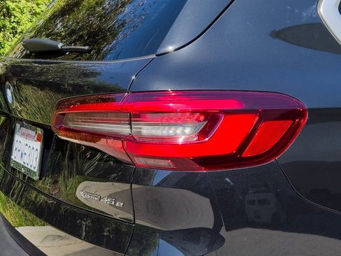 Used 2021 BMW X5 xDrive45e image 8