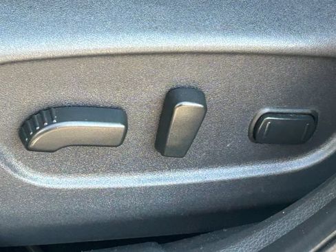 Used 2020 Nissan Rogue SV AWD/4WD image 27