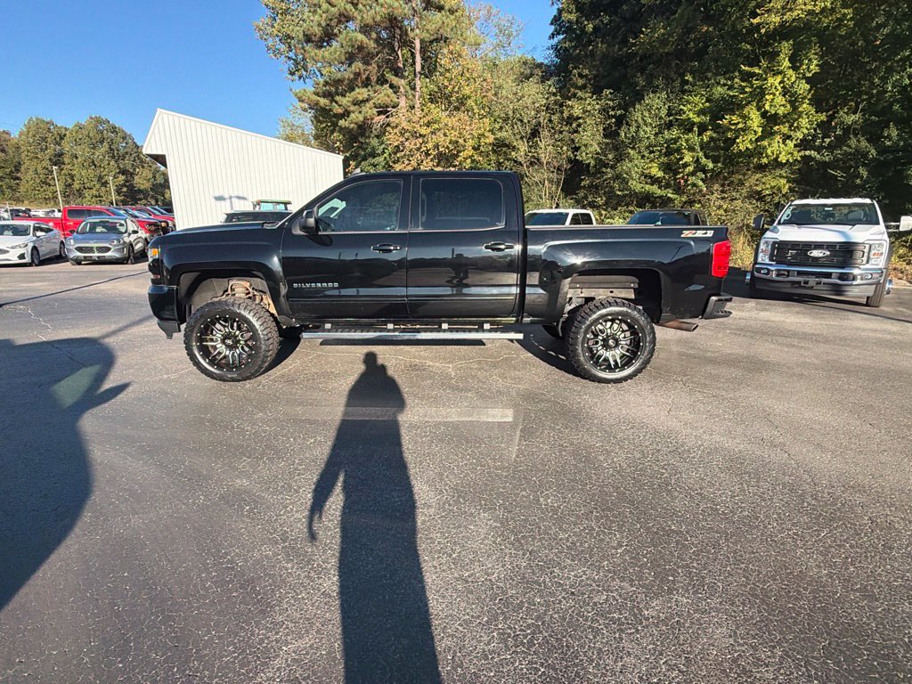 Used 2017 Chevrolet Silverado 1500 LT w/ True North Edition AWD/4WD image 6