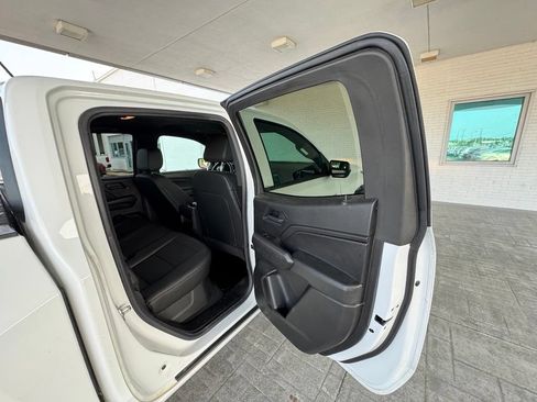 Used 2025 Chevrolet Colorado Trail Boss AWD/4WD image 23