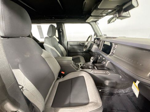 Used 2025 Ford Bronco 4-Door AWD/4WD image 37