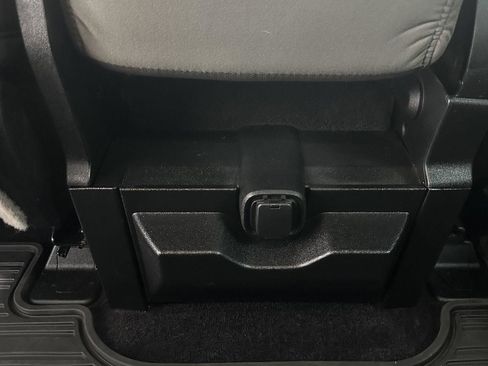 Used 2016 Ford F150 XLT w/ Equipment Group 302A Luxury AWD/4WD image 17