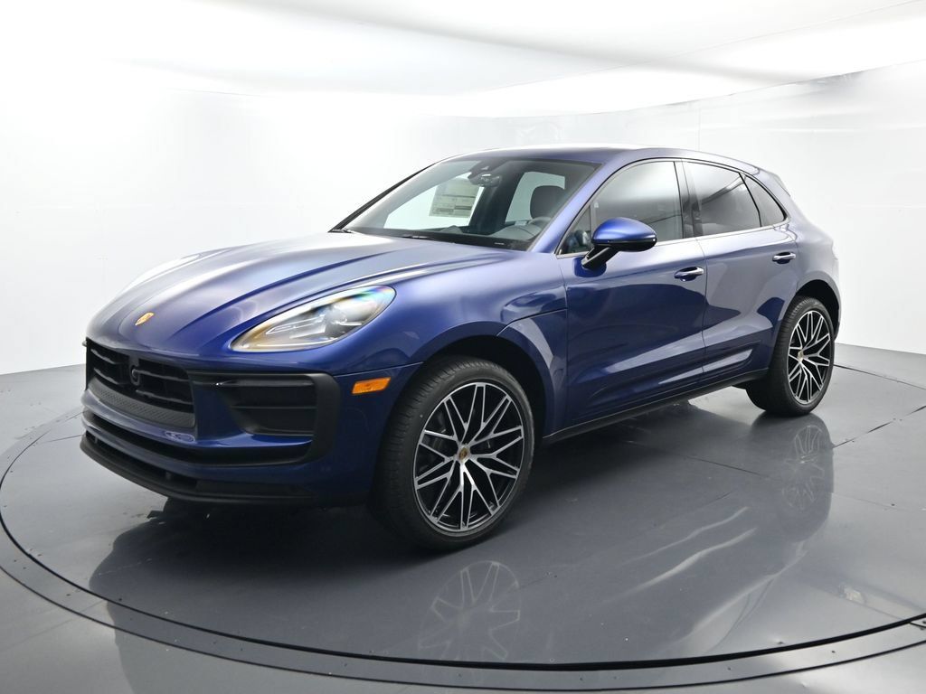Certified 2025 Porsche Macan AWD/4WD image 1