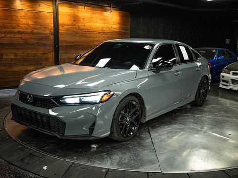 Used 2025 Honda Civic Sport image 2