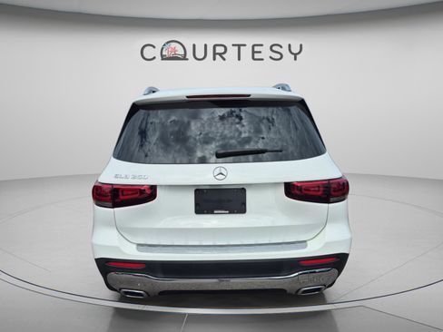 Used 2022 Mercedes-Benz GLB 250 image 6
