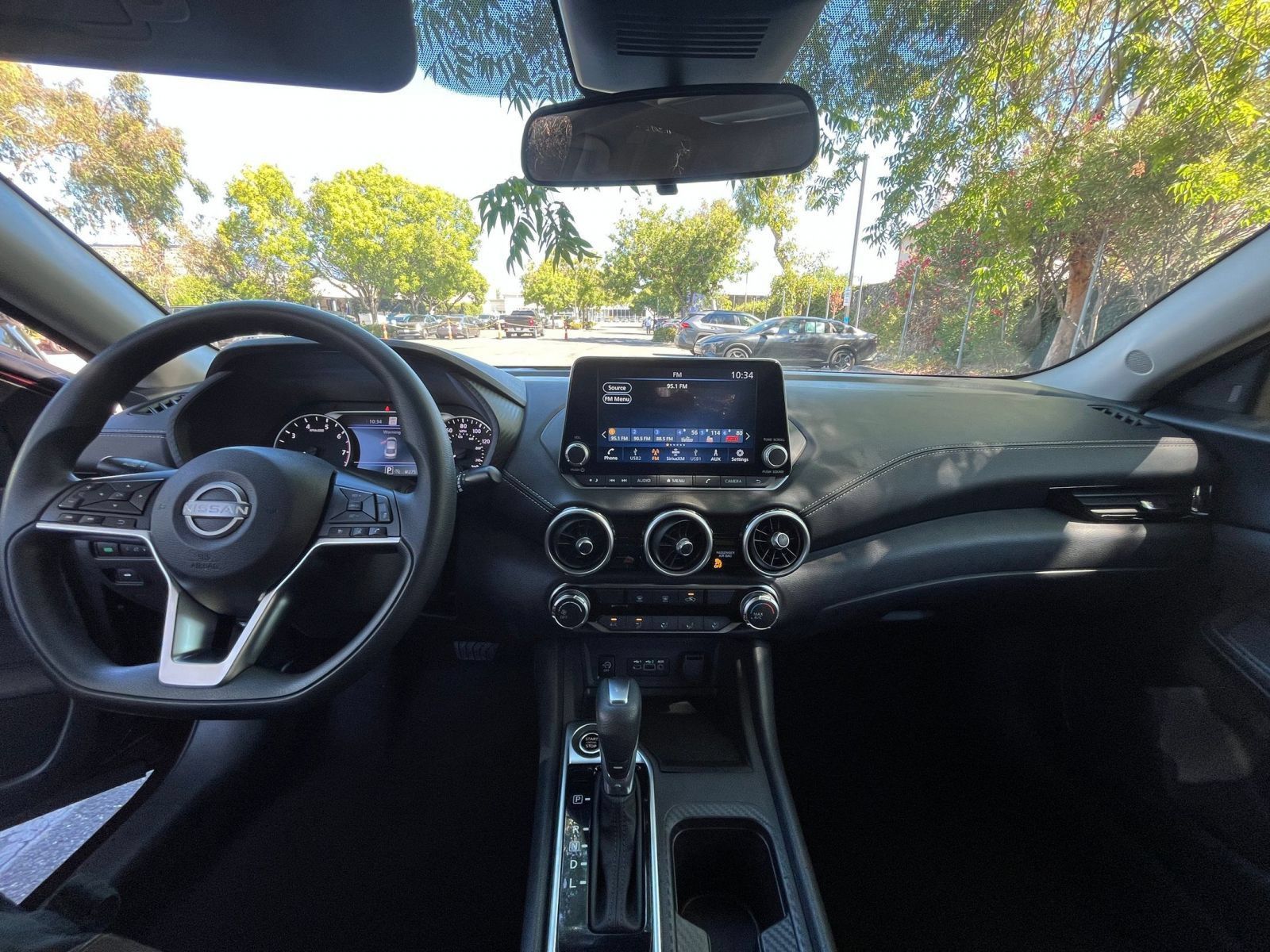 Used 2025 Nissan Sentra SV FWD image 30