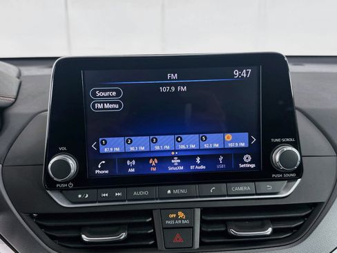 Used 2023 Nissan Altima 2.5 SR FWD image 21
