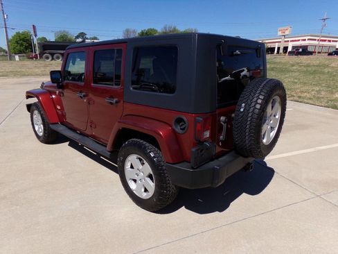 Used 2007 Jeep Wrangler Unlimited Sahara w/ Dual Top Group image 28